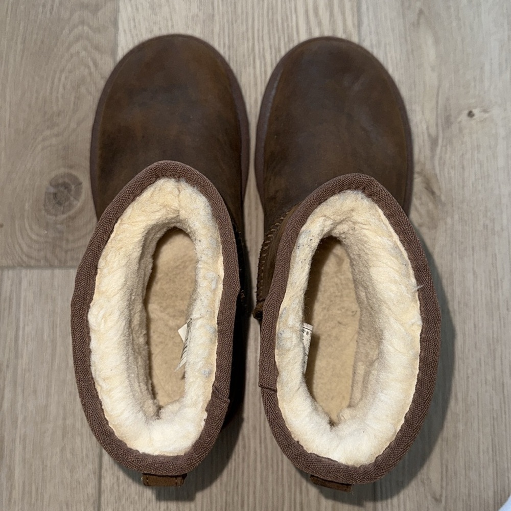UGG Classic Mini - Picture 7 of 10